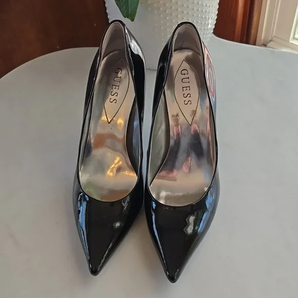Guess black patent leather stilettos. - Picture 2 of 6